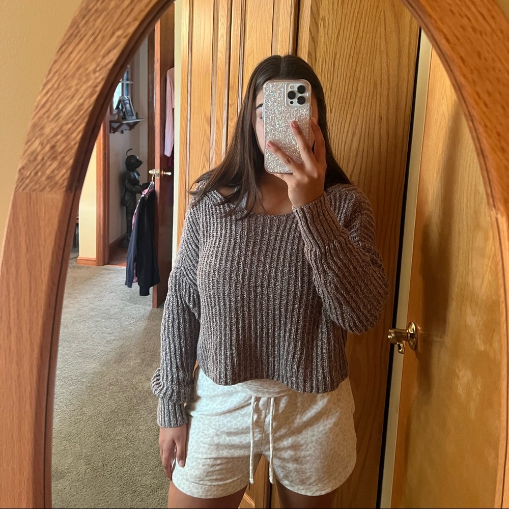 Cropped & Boxy Sweater